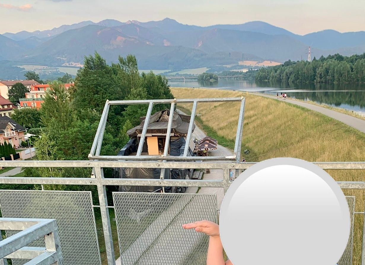Tabule zničili vandali dokopy už tri razy. Tento záber pochádza z leta 2021.