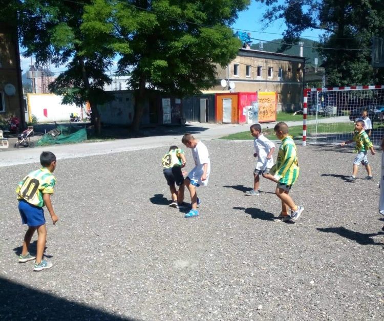 09, ihrisko Bratislavska.jpg