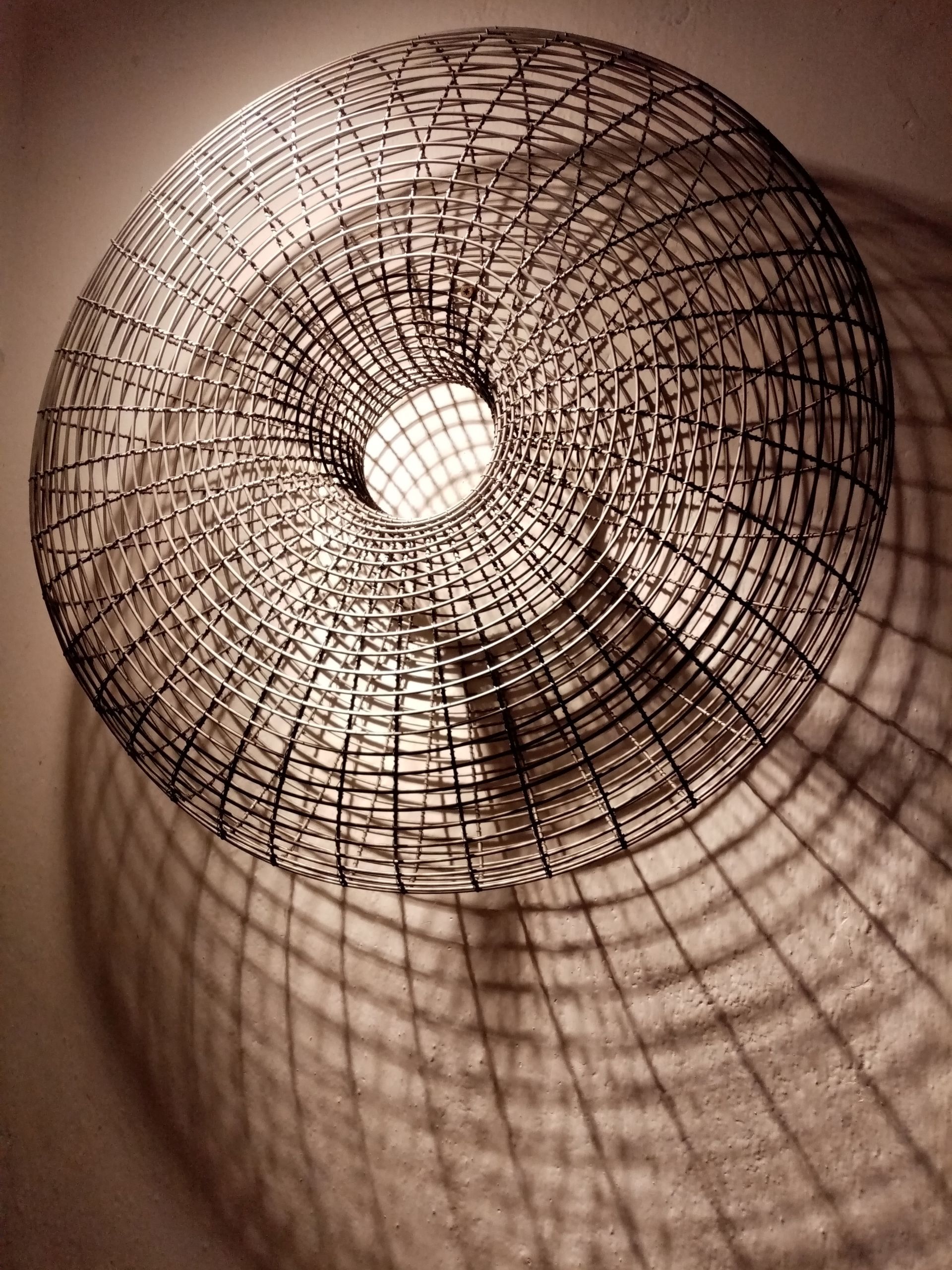 1. Univerzum, 1993 60x60x16cm.jpg