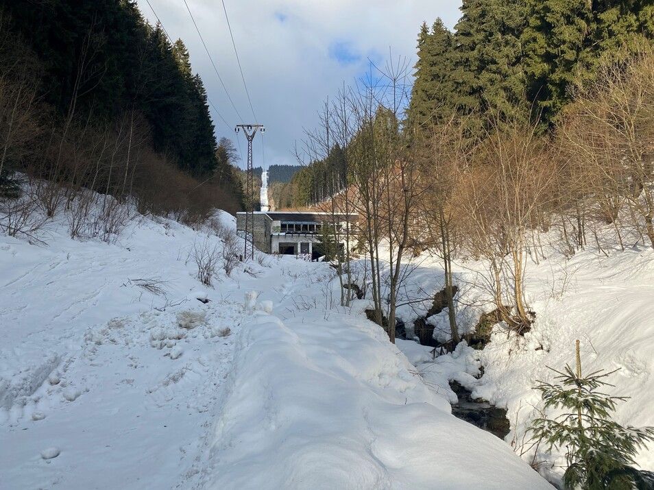 Bývalá nástupná stanica lanovky.
