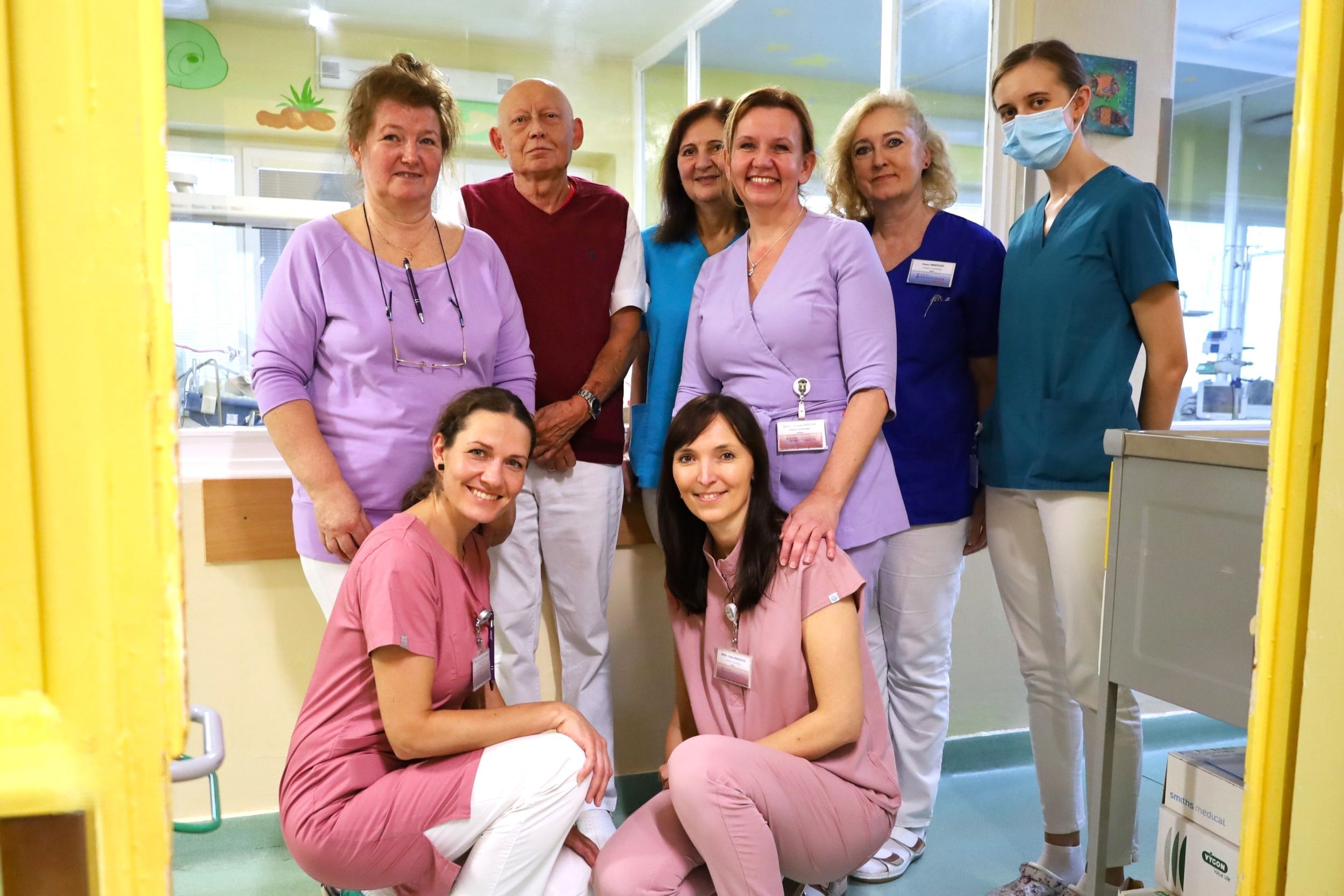 FNsP ZA_Michal Jánoš s kolektívom žilinskej neonatológie.JPG