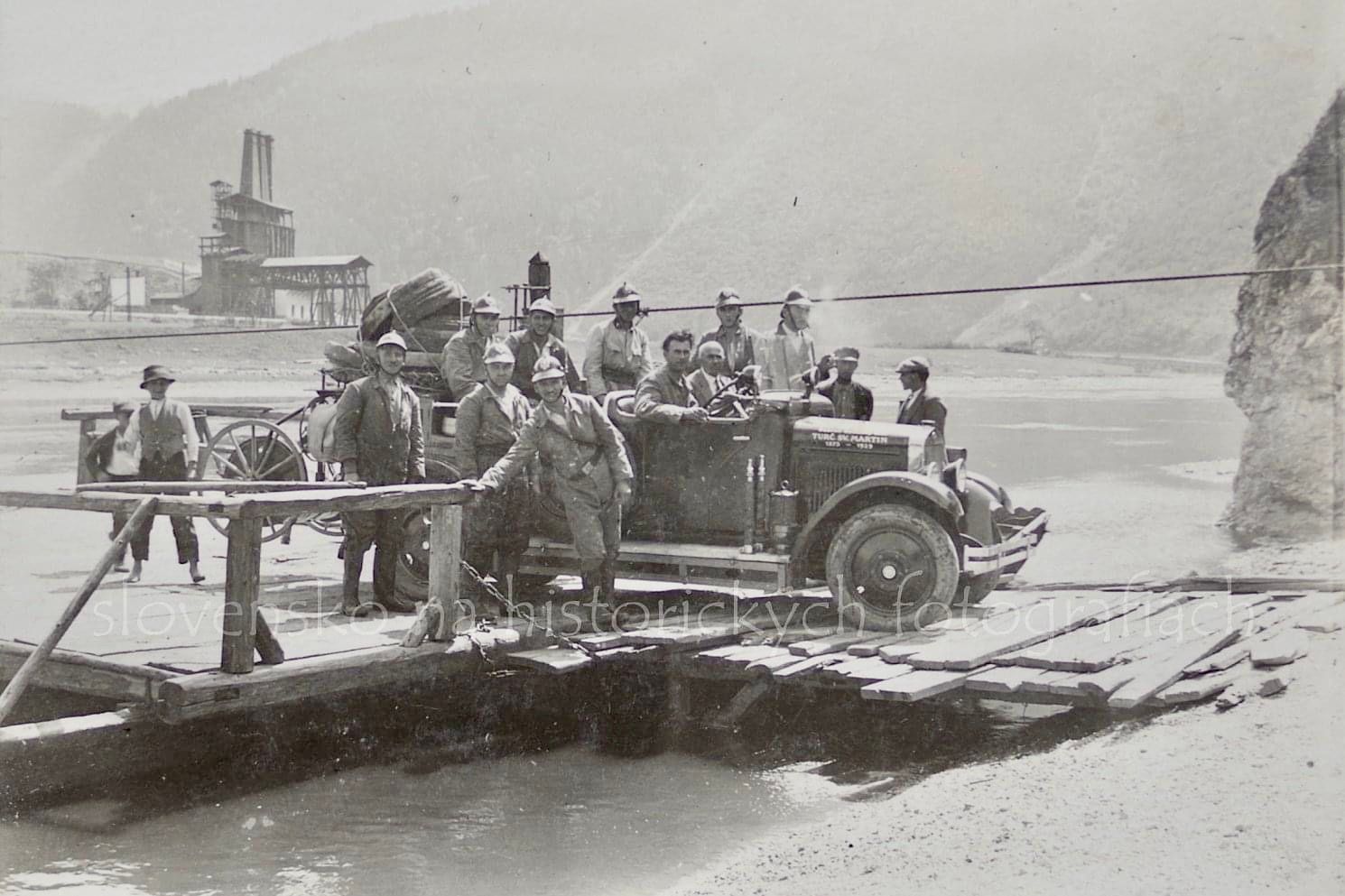 Pôvodná kompa bola drevená. Jej história siaha do roku 1923. Snímka: Slovensko na historických fotografiách