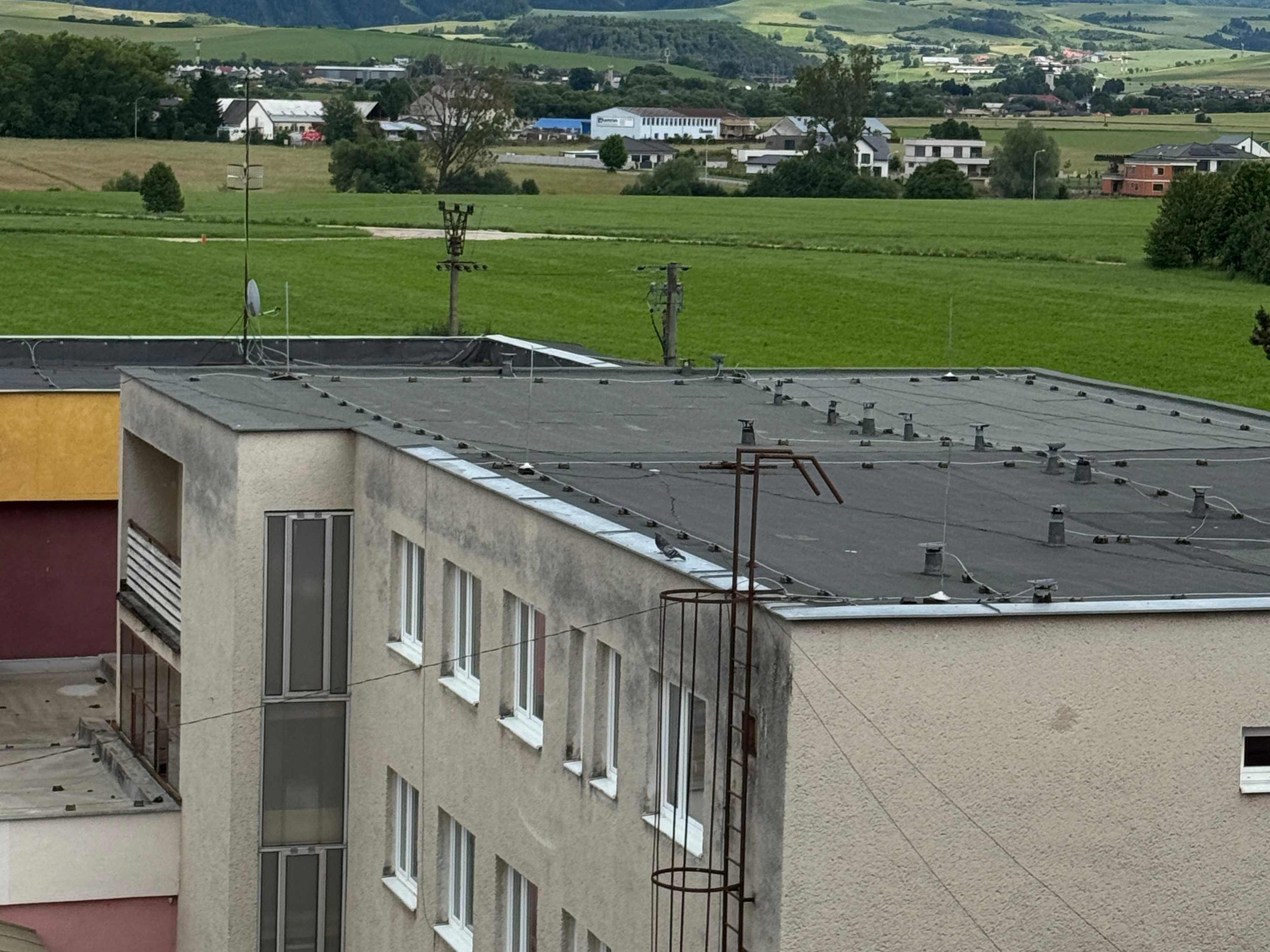 Budova martinského gymnázia získa zelenú strechu. Na projekt pôjde viac ako 100-tisíc eur