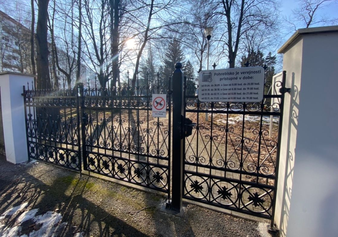 Jahodnícky cintorín.