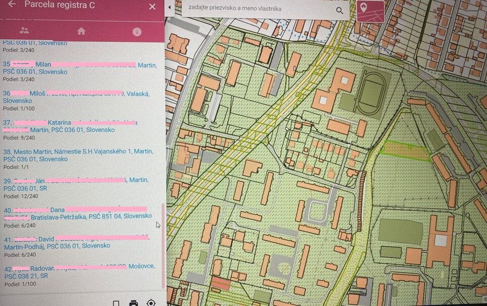 Jahodnícky cintorín, aj túto časť vlastní viacero vlastníkov, no zároveň je vlastníkom celej časti mesto.