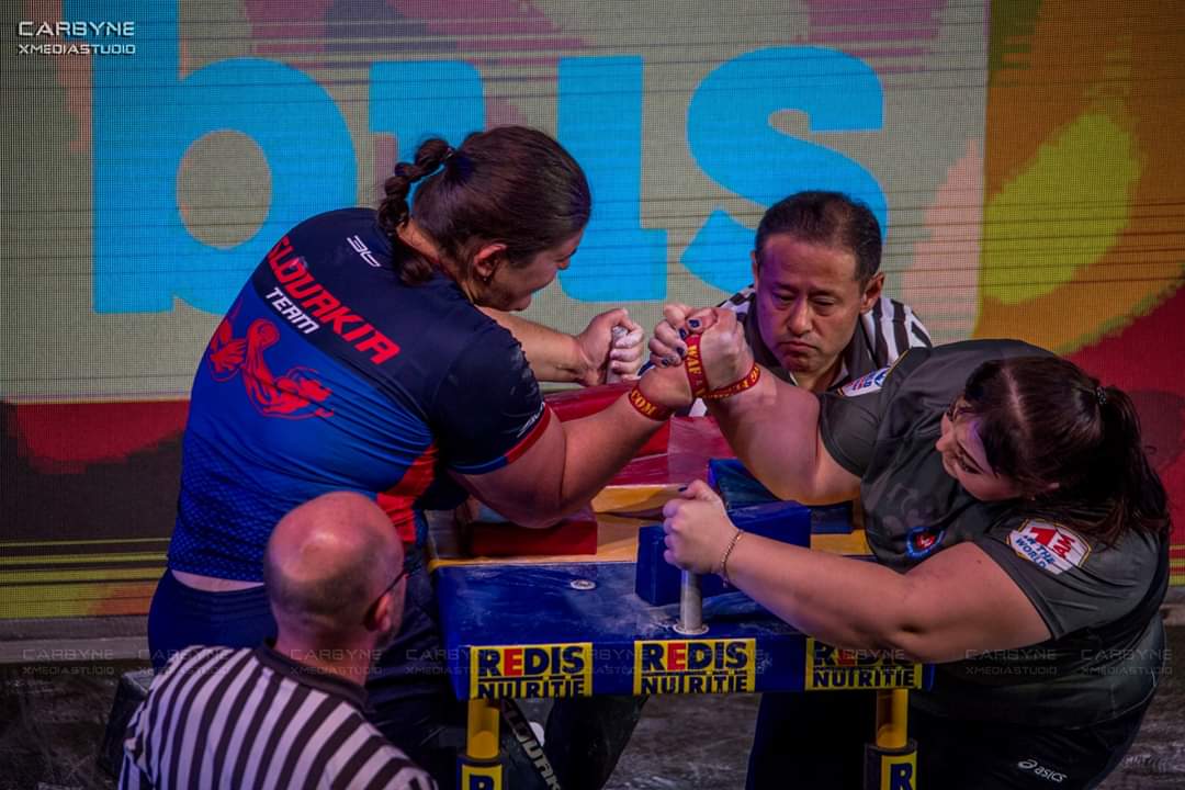 MS 2019 finále ženy 90kg+ pravá ruka (002).jpg
