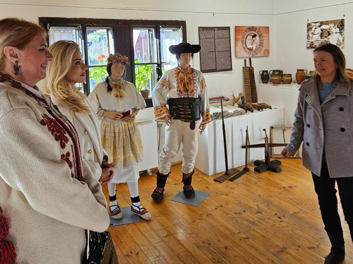 Ministerka kultúry v Čičmanoch_4.jpg