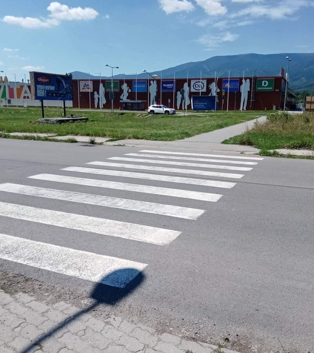 Priechod pre chodcov od Jantáru smerom ku Campo.jpg