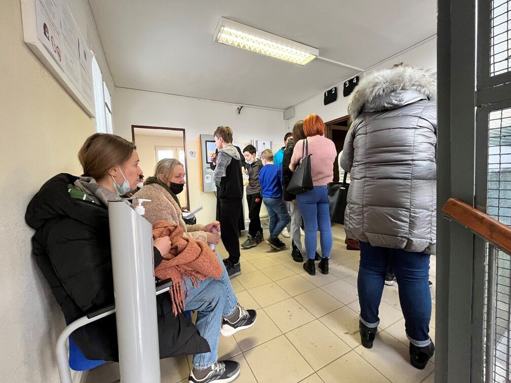 Prihlasovanie nových utečencov.jpg