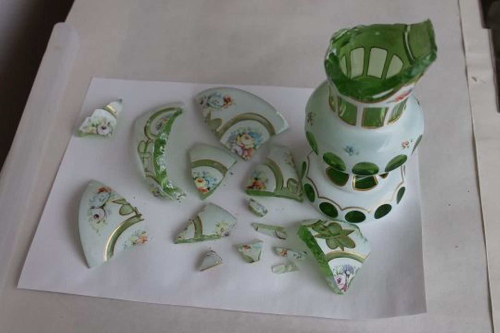 Sklenena-vaza-Biedermaer-crepy-540x360_1600x1067.jpg