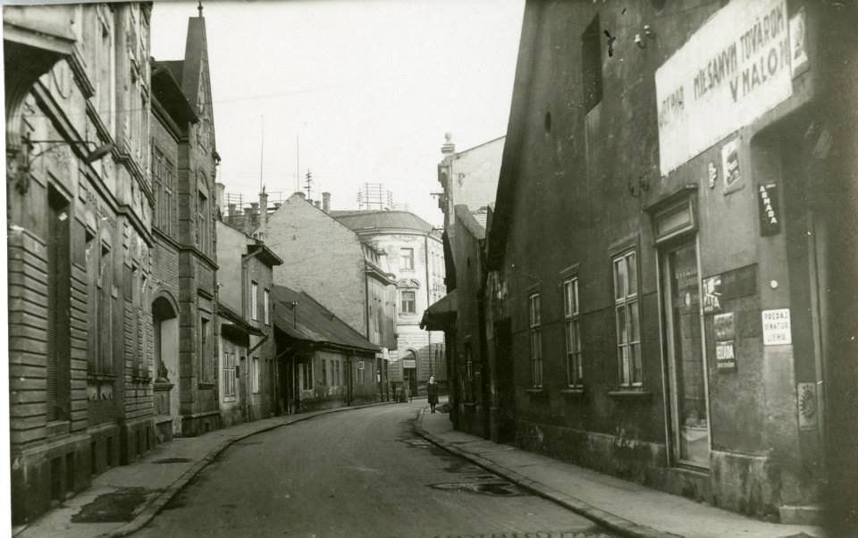 Slovensko na historických fotografiách 2.jpg