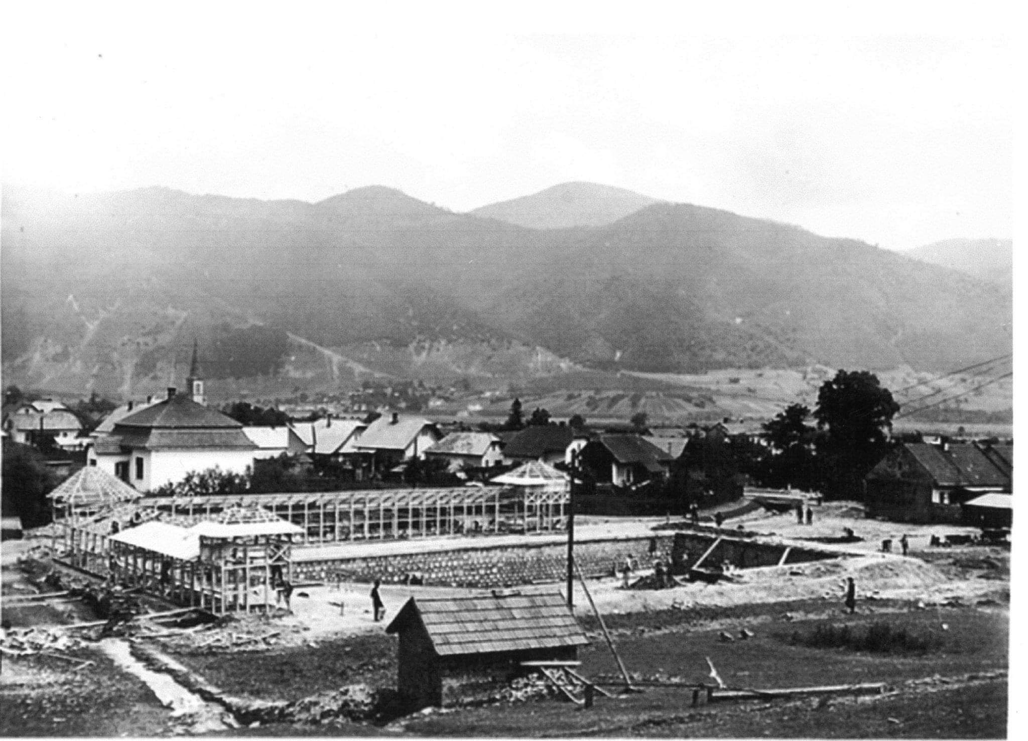Výstavba kúpaliska v roku 1932 zdroj Kúpalisko Vrútky.jpg
