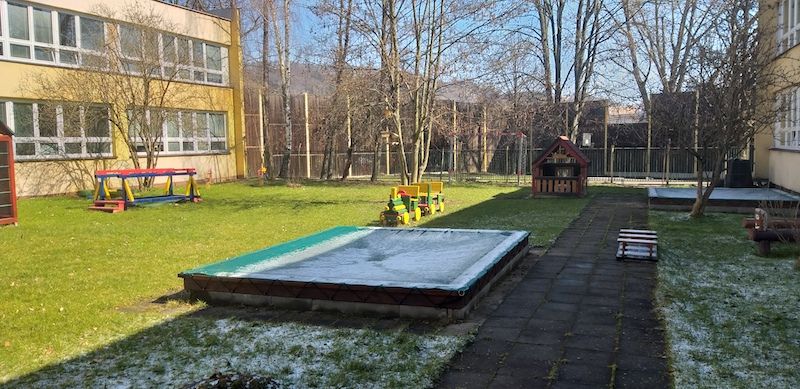 Základná škola s materskou školou sv. Gorazda - areál materskej školy.jpg