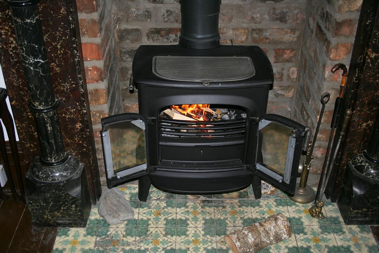 fireplace-195296_1280.jpg