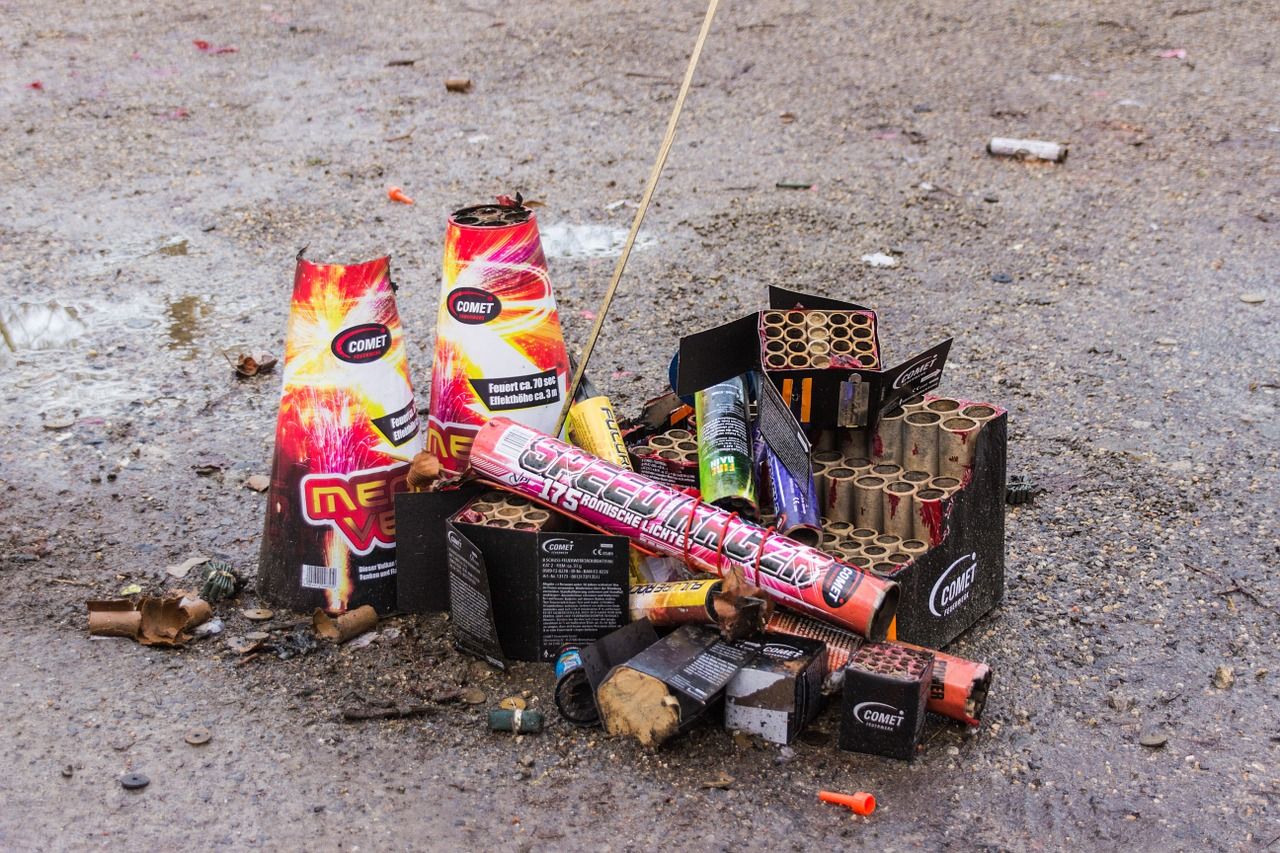fireworks-1156808_1280.jpg