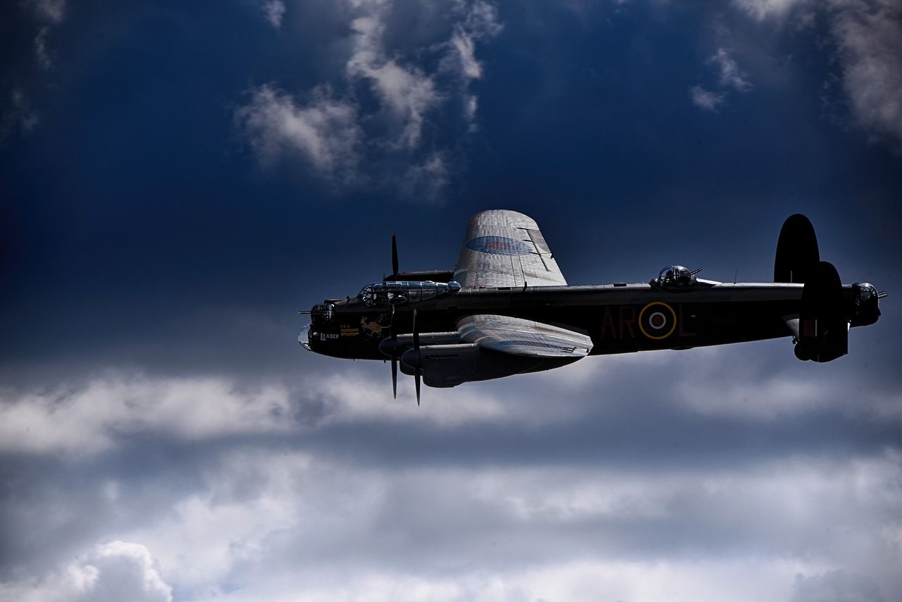 lancaster-bomber-2925189_1280.jpg