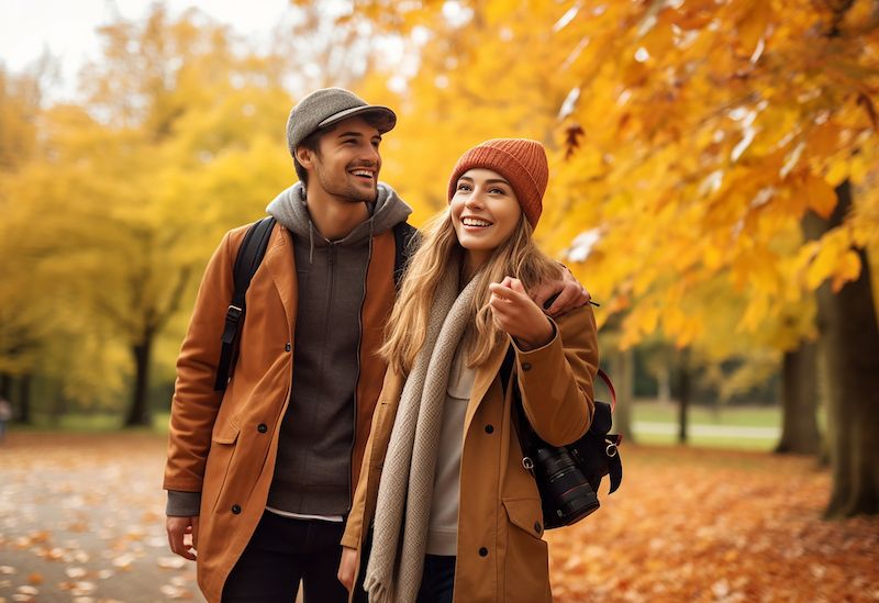photo-loving-beautiful-couple-autumn-park-nature.jpg