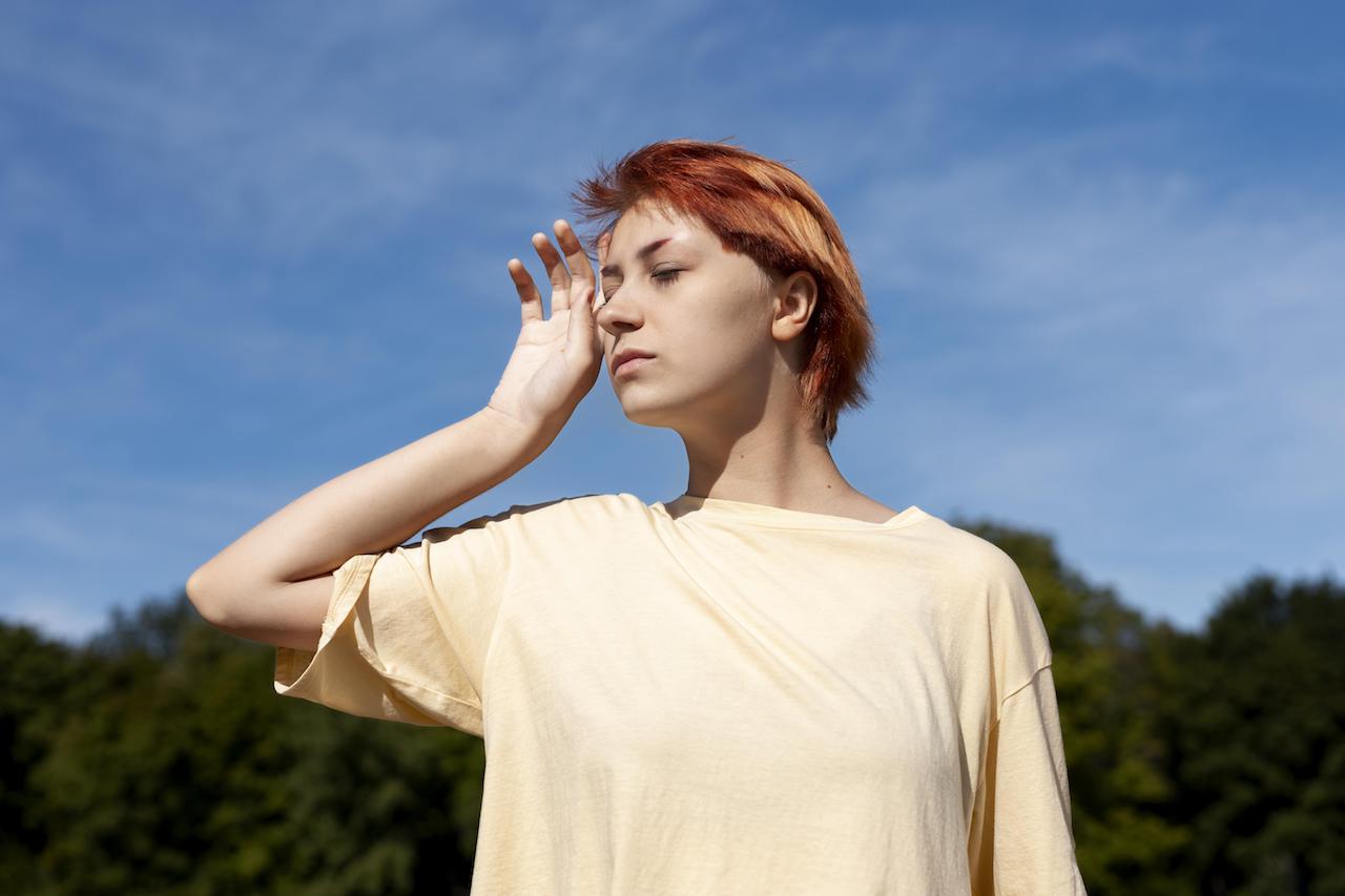 portrait-redhead-girl-outdoors.jpg