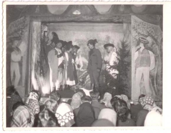Prvá premiéra v roku 1921. Foto obec Žabokreky.