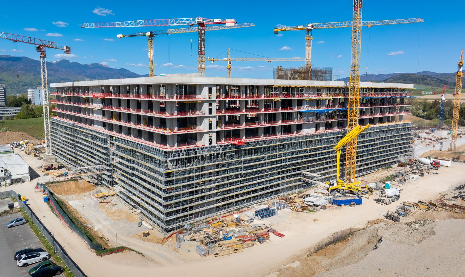 stavba-april-202608.jpg