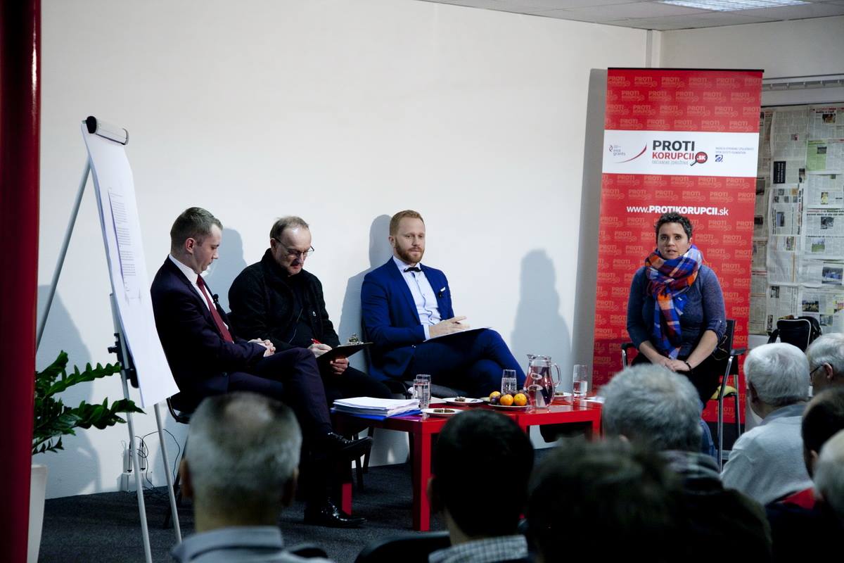 tuchynova delincak.jpg